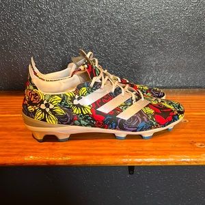 Adidas size 7.5 soccer shoes